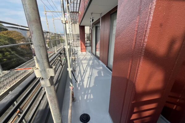 Y様邸|外壁・屋根塗装(サンフロンアクア)_施工後ベランダ