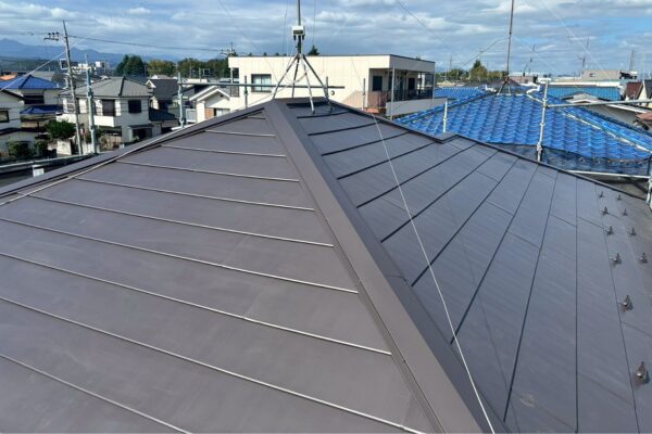 W様邸|屋根カバー工法(横暖ルーフ)_施工後