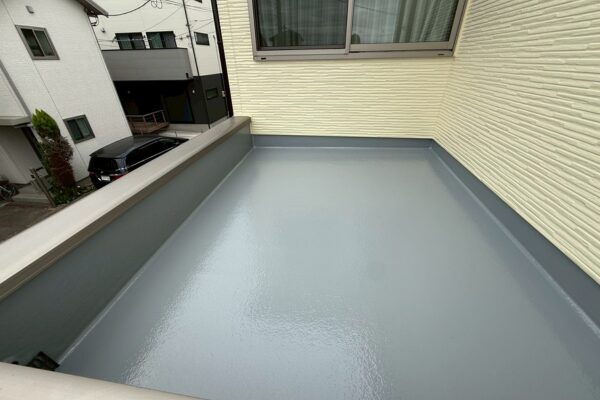 H様邸|外壁・屋根塗装(プレマテックスウルトラSi・保護コート)_施工後ベランダ