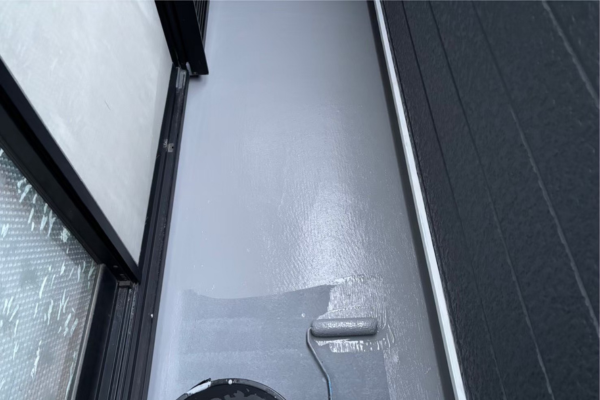 K様邸|外壁・屋根塗装(ハイパーユメロック)_施工中ベランダ