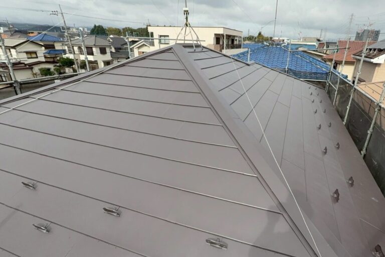 W様邸|屋根カバー工法(横暖ルーフ)_施工後アイキャッチ