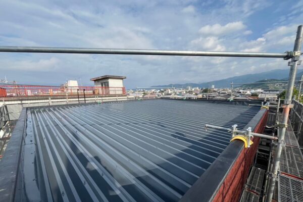 Y様邸|外壁・屋根塗装(サンフロンアクア)_施工後屋根