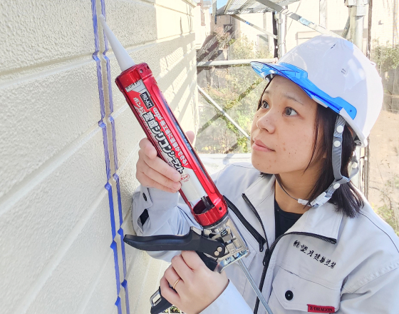 コーキング施工の様子