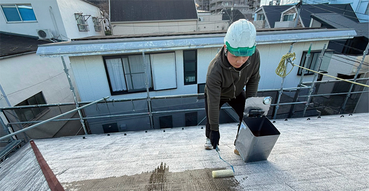 屋根塗装の様子