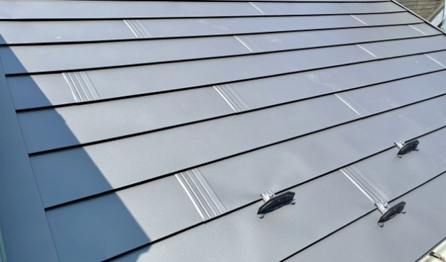 屋根カバー工法のイメージ