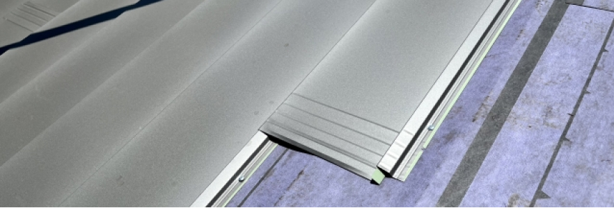 ガルバリウム鋼板などの金属屋根