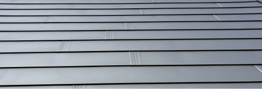 断熱材が一体化された屋根材