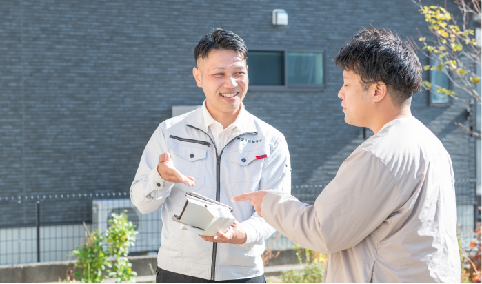 お客様にご説明している様子