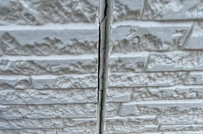 羽村市 コーキング ひび割れ状態