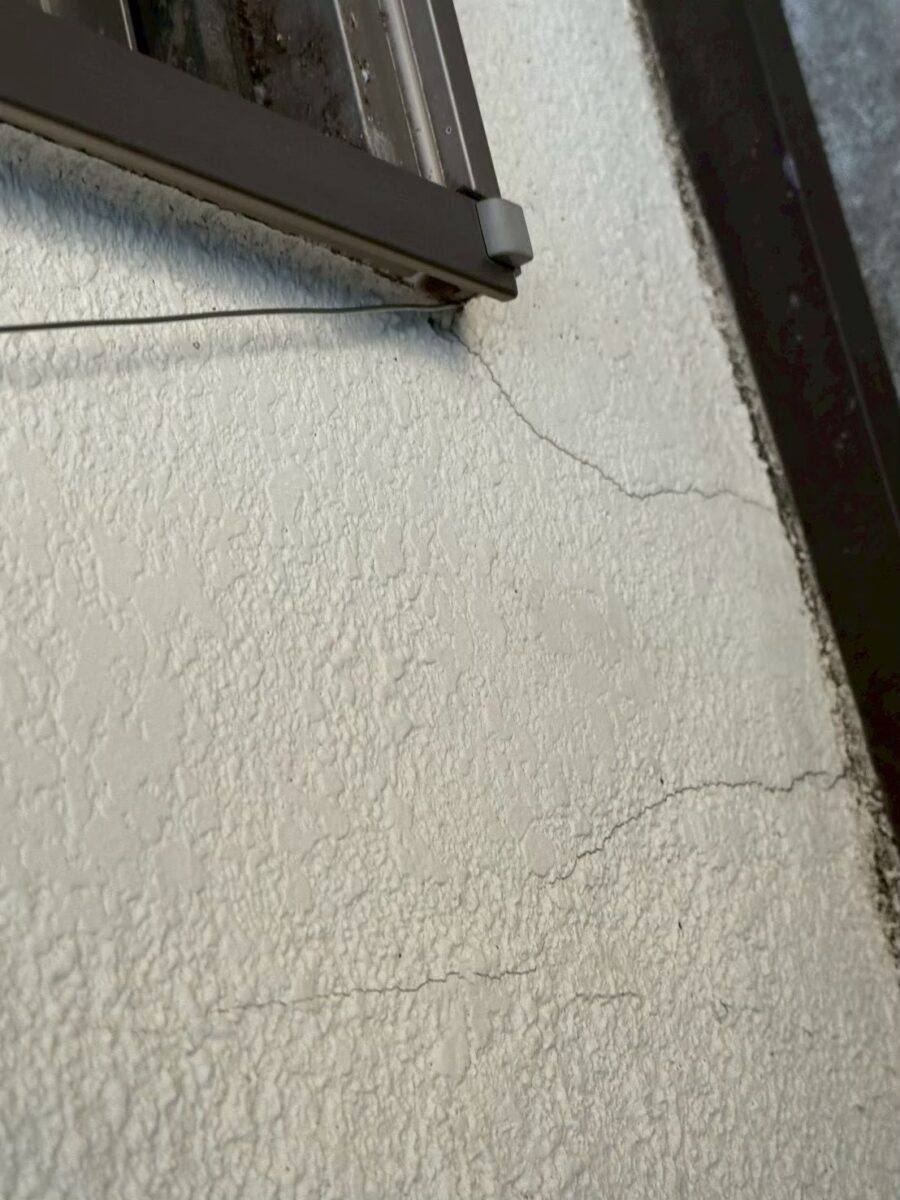 外壁のひび割れ クラック 劣化症状