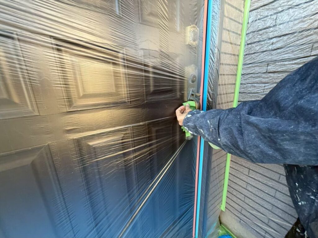 外壁塗装工事の養生作業