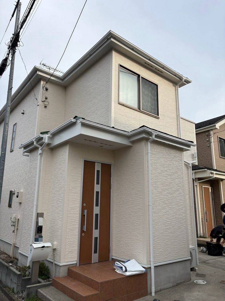 外壁塗装工事後の完成した住宅